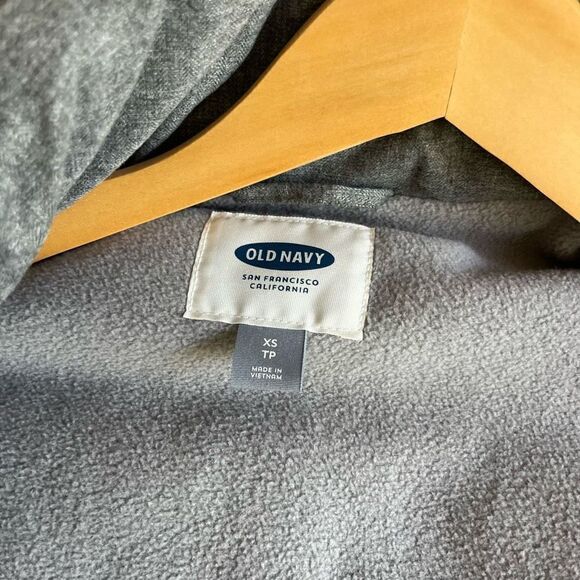 Old Navy NWOT gray quilted zip up mock neck vest warm size XS fits up to small‎ - Picture 7 of 7